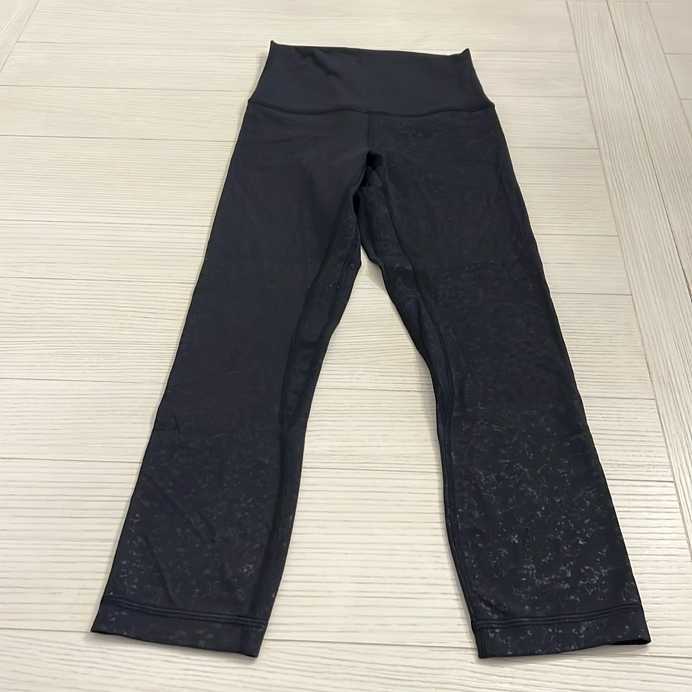 Lululemon Align high waisted black with pattern leggings. Size 2. EUC
